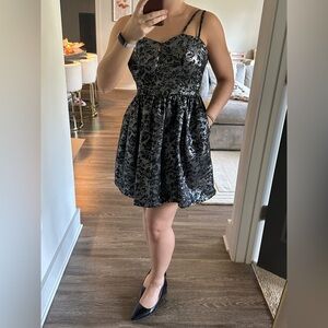 Elegant Black and Silver Dress with Pockets!